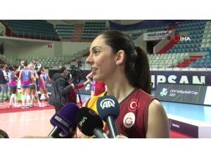 Güldeniz Önal: "Keşke kupa ile veda edebilseydik"