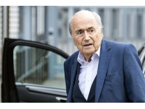 Sepp Blatter’a 6 yıl men