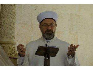 Diyanet İşleri Başkanı Prof. Dr. Erbaş cuma hutbesinde korona virüs tedbirlerine dikkat çekti