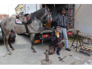 At sevgisi 35 yaşında nalbant yaptı