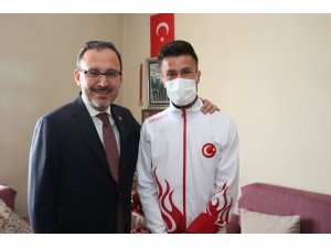 Bakan Kasapoğlu: “Başarılarımızı Tokyo 2020 Olimpiyat ve Paralimpik Oyunları’nda taçlandıracağız”