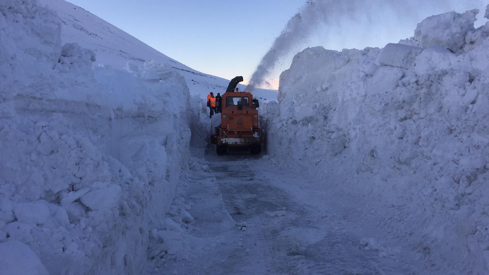 10 gündür kapalı olan Ağrı-Kars yolu ulaşıma açıldı