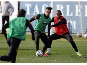 Galatasaray’da Onyekuru ve Etebo antrenmana çıktı!