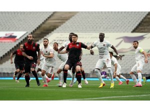 Süper Lig: Fatih Karagümrük: 0 - Hatayspor: 0 (Maç devam ediyor)