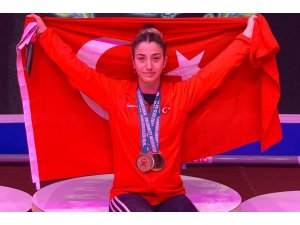 Berfin, Moskova’dan bronz ile döndü