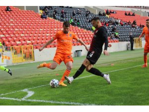 Süper Lig: Gaziantep FK: 1 - Medipol Başakşehir: 0 (İlk yarı)