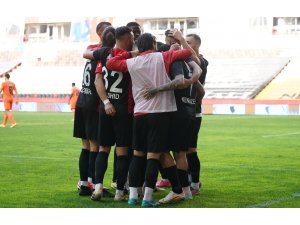 Süper Lig: Gaziantep FK: 2 - Medipol Başakşehir: 0 (Maç sonucu)