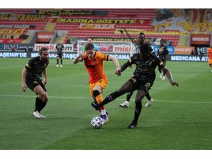 Süper Lig: Göztepe: 1 - Galatasaray: 0 (Maç devam ediyor)