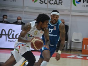 Basketbol Süper Ligi: Aliağa Petkim Spor: 65 - Türk Telekom: 71