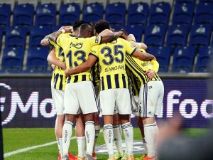 Süper Lig: Medipol Başakşehir: 1 - Fenerbahçe: 2 (Maç sonucu)