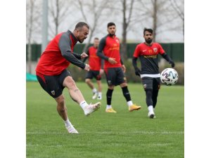 Kayserispor kampa girdi