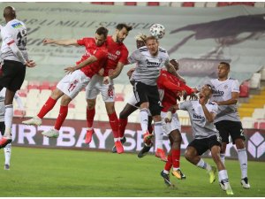 Süper Lig: D.G. Sivasspor : 0 Beşiktaş: 0 (Maç sonucu)