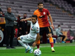 Süper Lig: Galatasaray: 0 - Trabzonspor: 0 (İlk yarı)