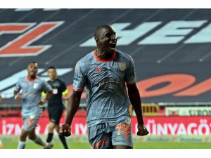 Başakşehir’de Demba Ba’nın sözleşmesi feshedildi