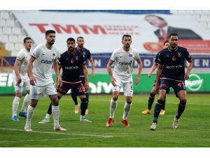 Süper Lig: Kasımpaşa: 0 - Medipol Başakşehir: 1 (İlk yarı)