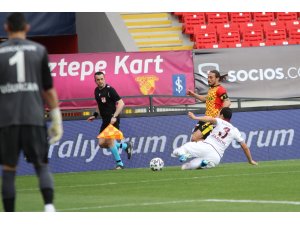 Süper Lig: Göztepe: 1 - Trabzonspor: 1 (Maç sonucu)