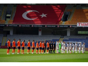 Süper Lig: Medipol Başakşehir: 0 - MKE Ankaragücü: 1 (İlk yarı)