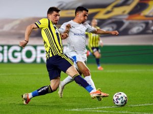 Süper Lig: Fenerbahçe: 3 - BB Erzurumspor: 0 (İlk yarı)