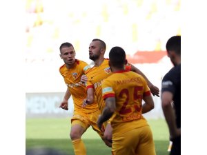 İlhan Parlak gol sayısını 9’a çıkardı