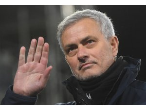 Roma’nın yeni hocası Jose Mourinho oldu