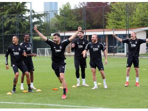 Beşiktaş, derbi hazırlılarını sürdürdü