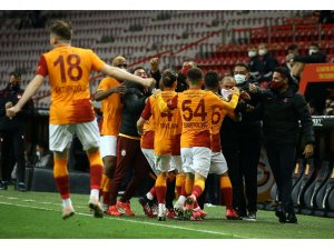 Süper Lig: Galatasaray: 3 - Beşiktaş: 1 (Maç sonucu)