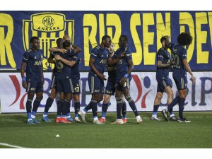 Süper Lig: MKE Ankaragücü: 1 - Fenerbahçe: 2 (Maç sonucu)