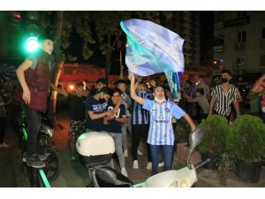 Adana Demirspor’un 26 yıl sonra gelen şampiyonluğu, kentte coşkuyla kutlandı