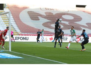 Süper Lig: Konyaspor: 1 - Trabzonspor: 1 (Maç sonucu)