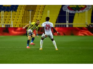 Süper Lig: Fenerbahçe: 0 - DG Sivasspor: 1 (İlk yarı)