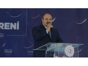 Bakan Varank: "İhracatımız ilk 4 ayda tüm zamanların rekorunu kırdı"