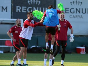 A Milli Futbol Takımı beşinci antrenmanını yaptı