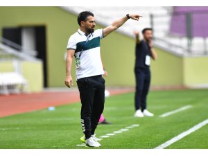 İlhan Palut: “Konyaspor gerektiği zaman hücumsal anlamda riskler alabilen takıma evrildi”