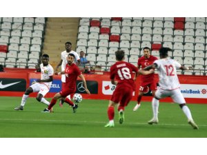 Hazırlık maçı: Türkiye: 0 - Gine: 0 (İlk yarı)