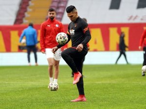 Korona virüs testi pozitif çıkan Falcao idmanda yer almadı