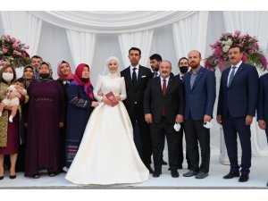 Bakan Varank ve Bilal Erdoğan, Gaziantep’te nikah şahitliği yaptı