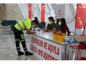 Yüksek Hızlı Tren Garı’nda Covid-19 aşılaması