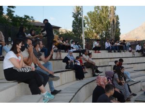 Hakkari’de açık hava konseri