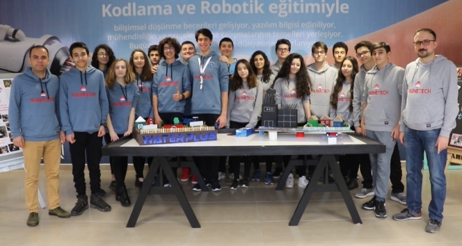 Lise öğrencilerindne tasarruflu robot