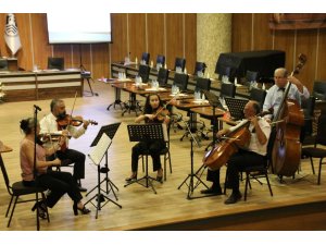 Bodrum Belediyesi Meclis toplantısında klasik müzik konseri verildi