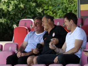 Hagi ve Popescu’dan Galatasaray’a ziyaret