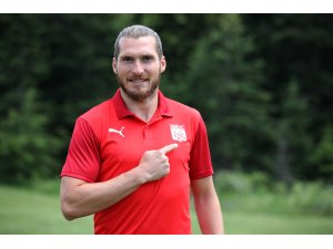 Koray Altınay: “Sivasspor’a geldiğim için mutluyum”