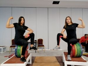 3 ülkenin halter milli takım sporcuları Tokyo Olimpiyatlarına Kemer’de hazırlanıyor