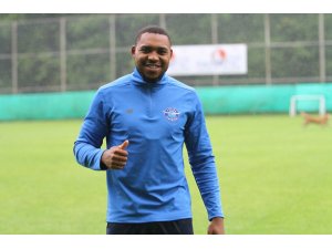 Assombalonga: "Gurur duyulacak bir takım olmak istiyoruz"