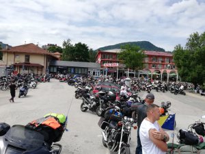 Yüzlerce motorcudan Srebrenitsa kurbanlarının anısına "Motosiklet Maratonu"