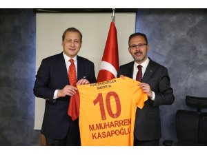 Bakan Kasapoğlu, Galatasaray Başkanı Burak Elmas’ı kabul etti