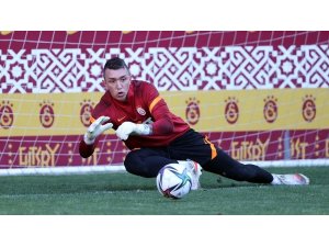 Muslera takımla çalıştı