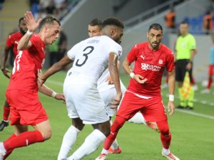 UEFA Avrupa Konferans Ligi: Dinamo Batumi: 0 - Sivasspor: 0 (İlk yarı)