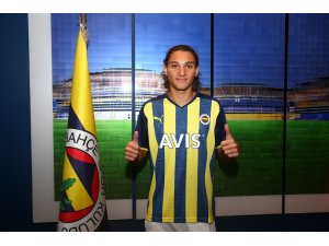 Fenerbahçe’den 17 yaşındaki Emir’e 3 yıllık sözleşme