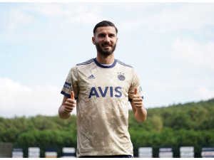 Kemal Ademi, Khimki’ye transfer oldu